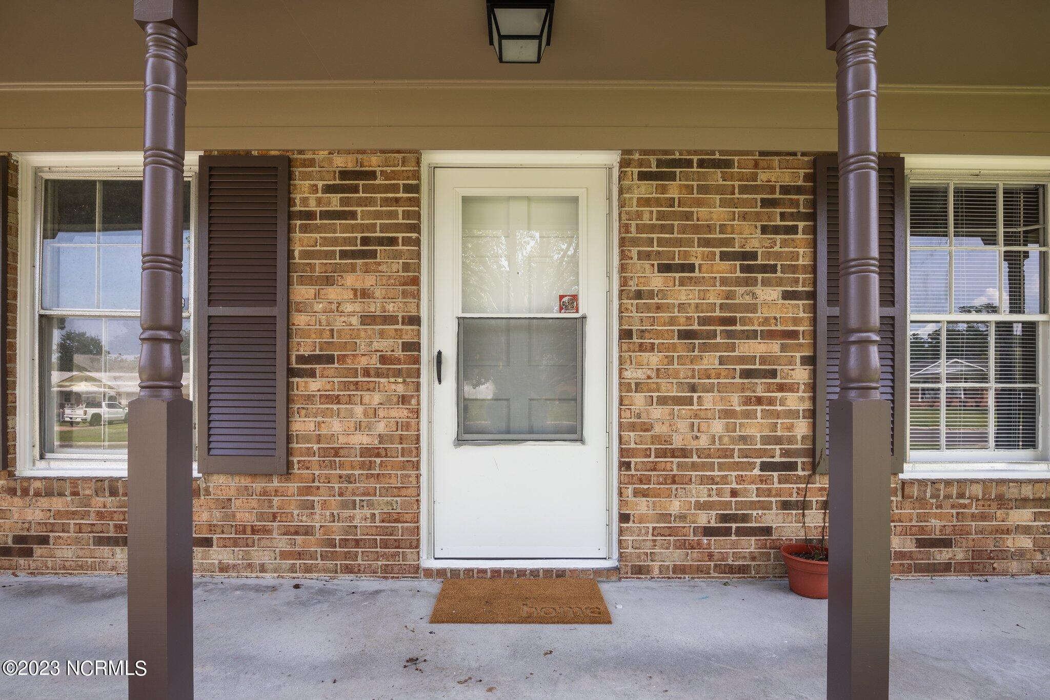 205 Wildwood Road Havelock, NC 28532 - Photo 4 of 25 front door