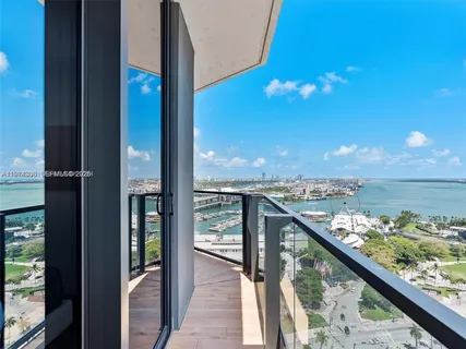 $660,000 | 398 Northeast 5th Street, Unit 1915, Miami, FL 33132