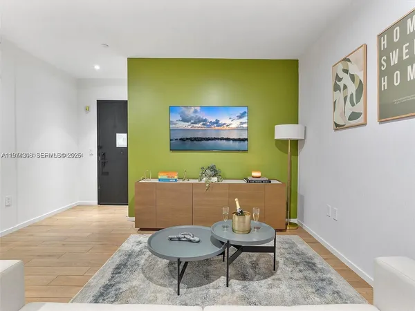 $660,000 | 398 Northeast 5th Street, Unit 1915, Miami, FL 33132