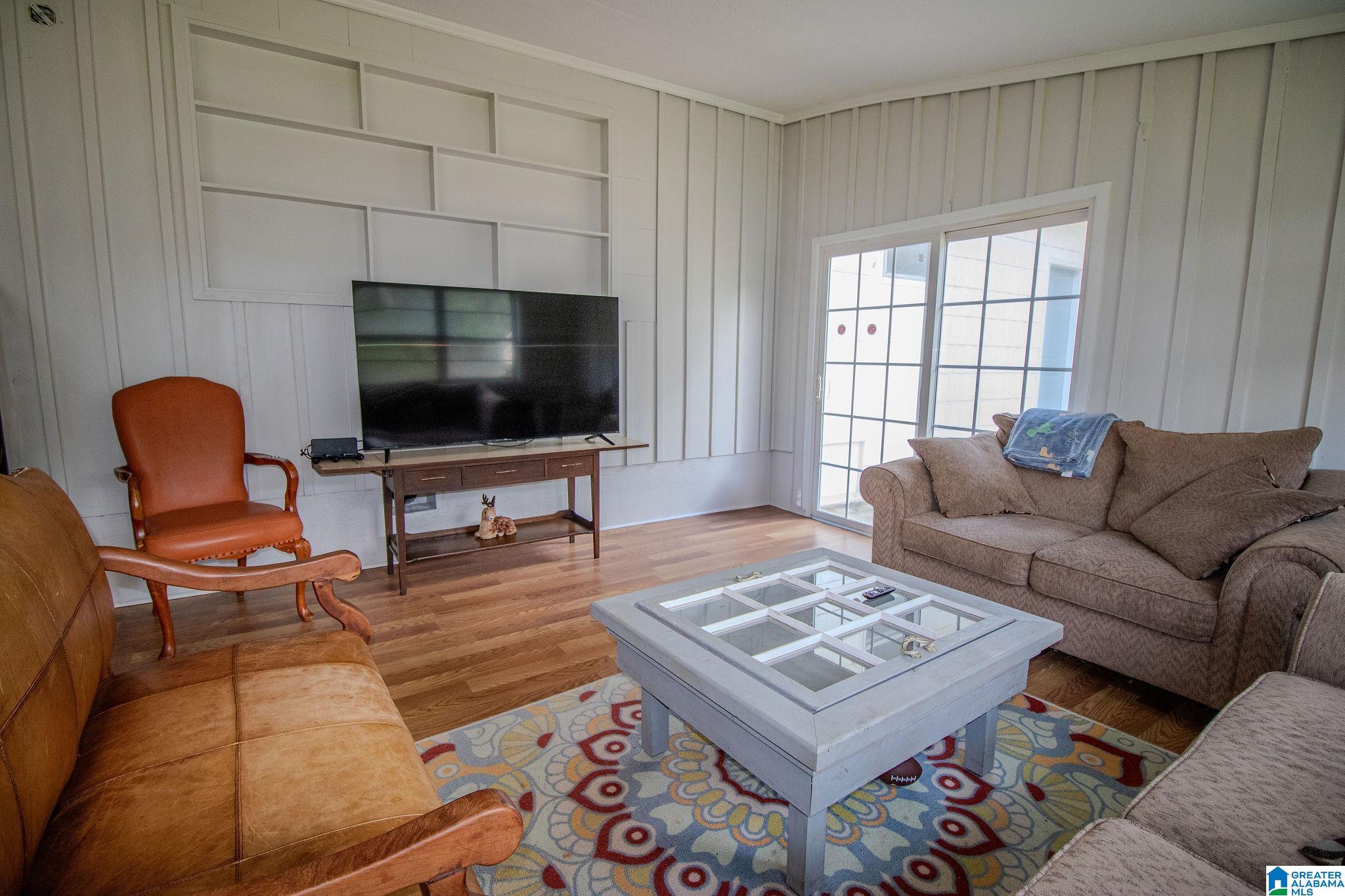 1307 Robertson Road Anniston, AL 36207 - Photo 3 of 32