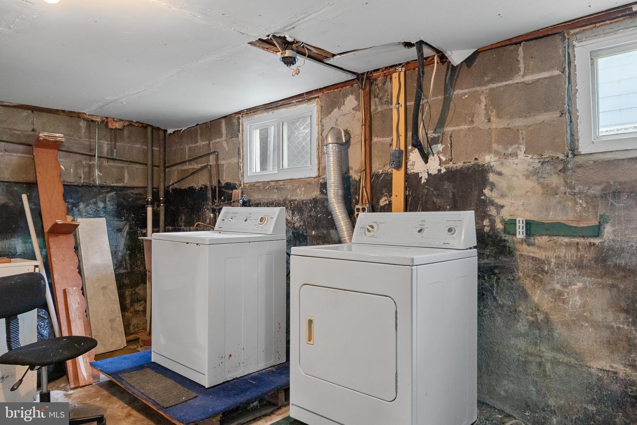 5515 Jay Street Northeast Washington, DC 20019 - Photo 19 of 20 a utility room with dryer and washer