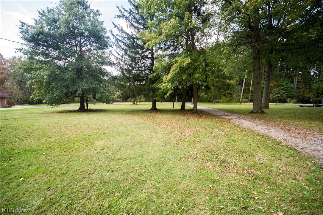 73 Warner Road Southeast Hubbard, OH 44425 - Photo 2 of 16 Fall 2017
