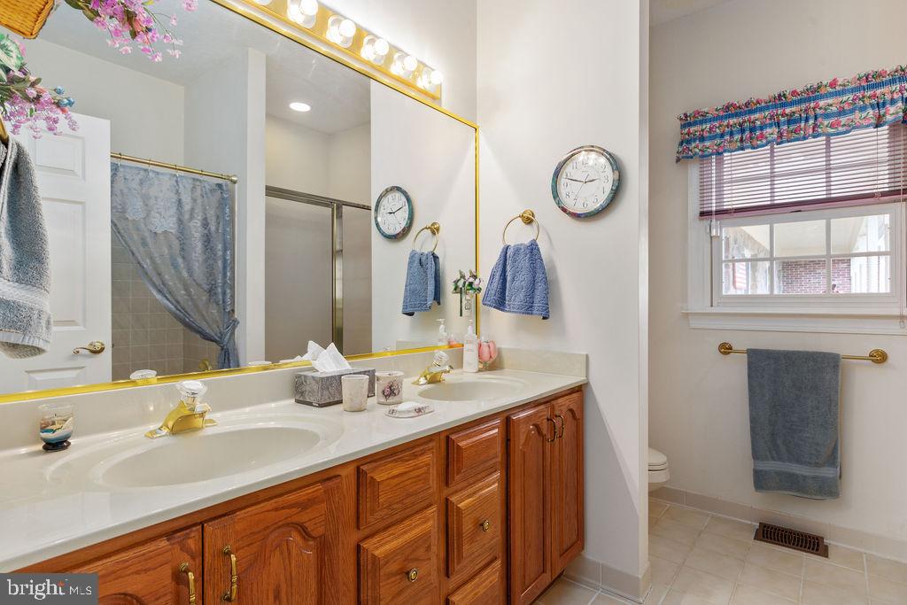 19691 Airmont Road Round Hill, VA 20141 - Photo 28 of 74 Hall Bath With Double Sinks