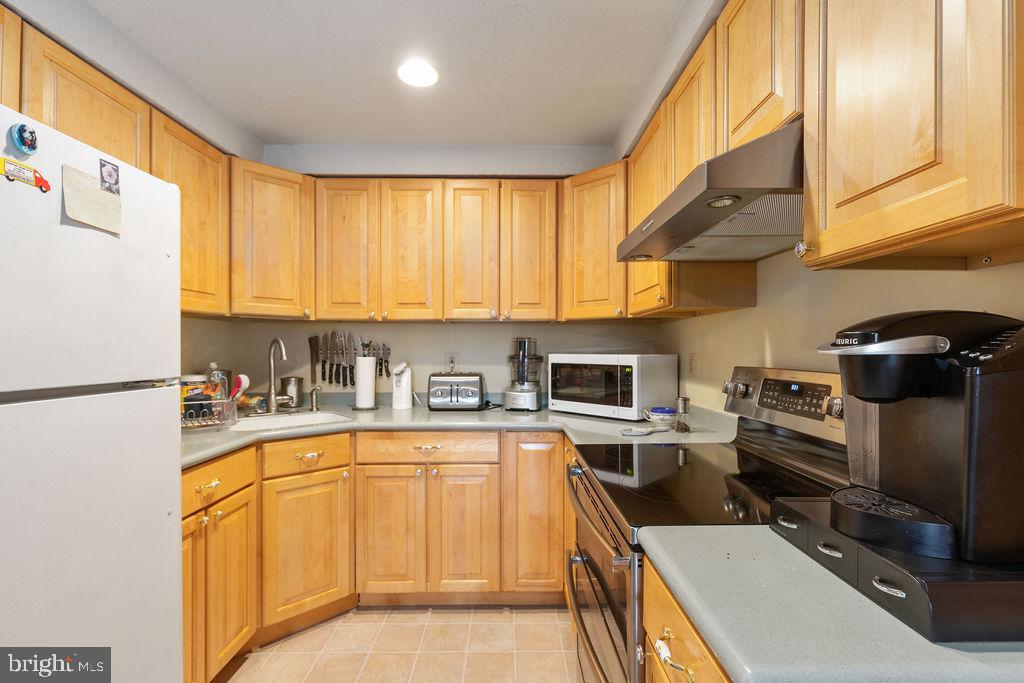 19691 Airmont Road Round Hill, VA 20141 - Photo 32 of 74 Full Second Kitchen