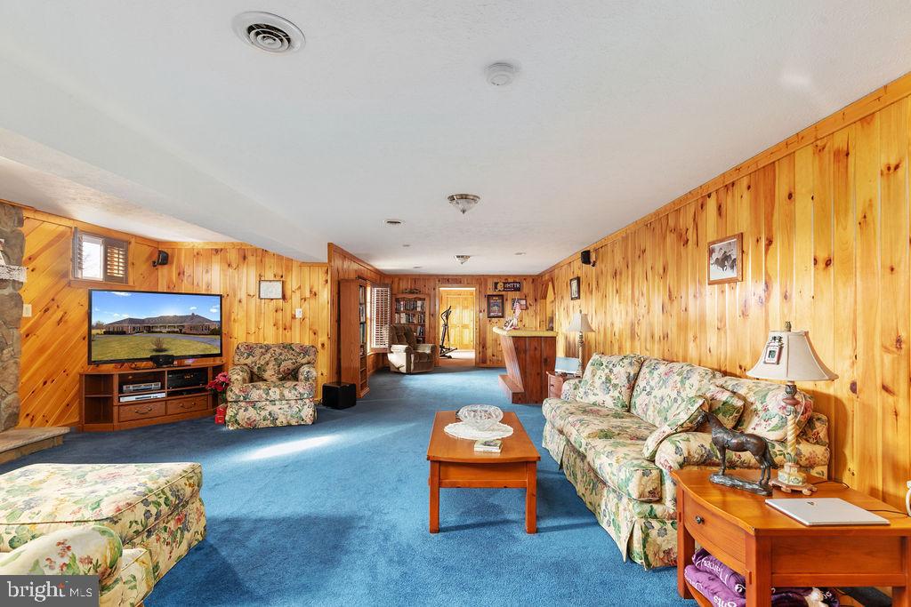 19691 Airmont Road Round Hill, VA 20141 - Photo 36 of 74 Gallery Image 36