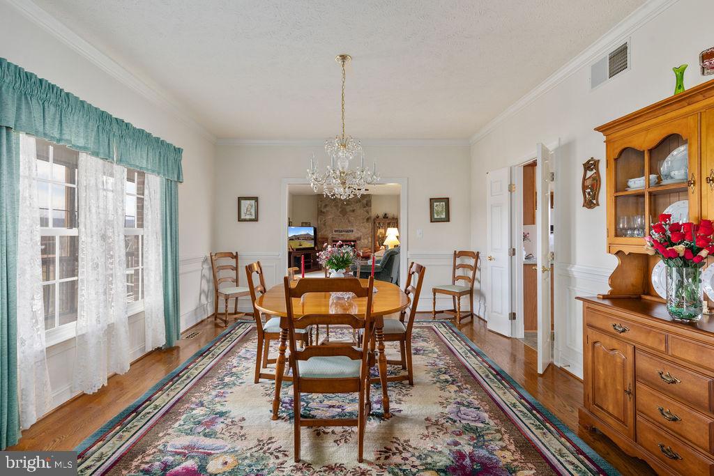 19691 Airmont Road Round Hill, VA 20141 - Photo 10 of 74 Formal Lovely Dining Room