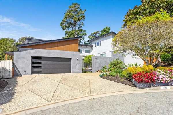 a view of outdoor space