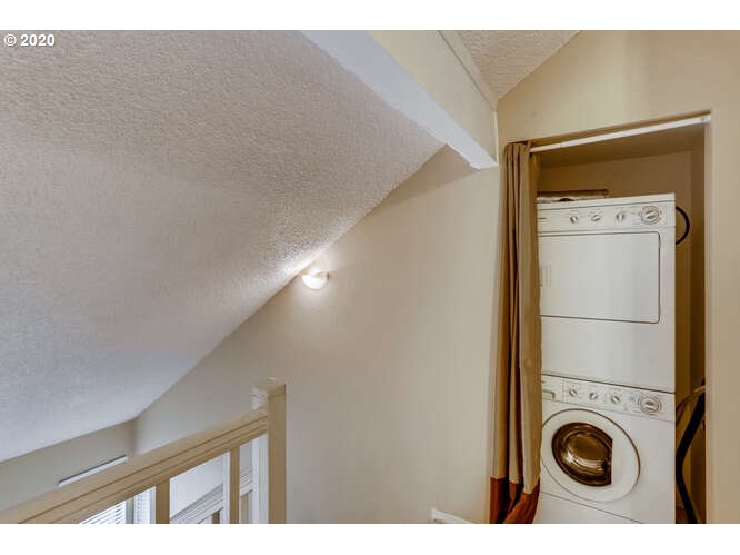 7532 Southwest Barnes Road Portland, OR 97225 - Photo 17 of 26 Gallery Image 17