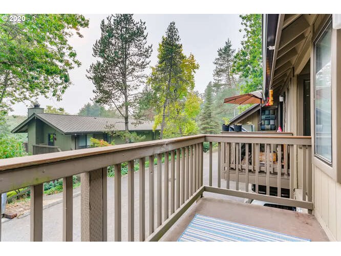 7532 Southwest Barnes Road Portland, OR 97225 - Photo 18 of 26 Gallery Image 18