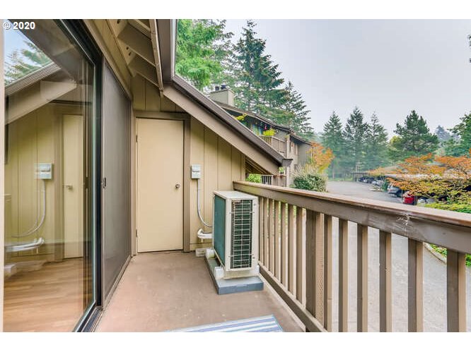 7532 Southwest Barnes Road Portland, OR 97225 - Photo 19 of 26 Gallery Image 19