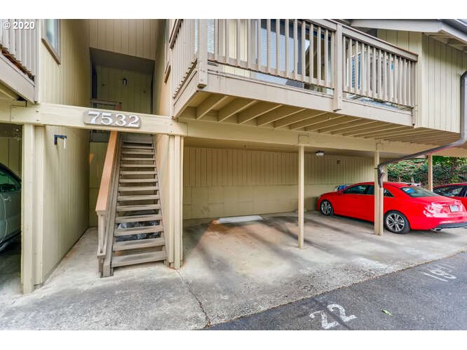 7532 Southwest Barnes Road Portland, OR 97225 - Photo 3 of 26 Gallery Image 3