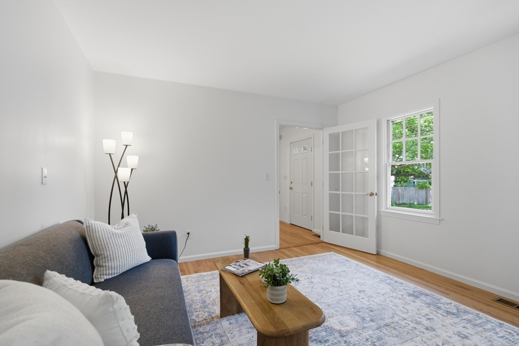 81 Parish Road Needham, MA 02494 - Photo 21 of 34