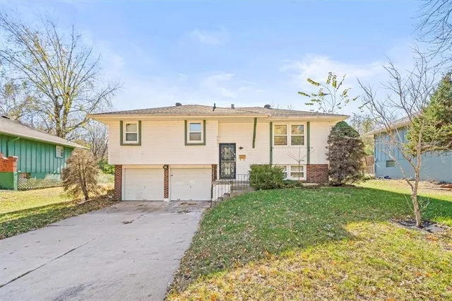$185,000 | 9033 East 90 Terrace, Kansas City, MO 64138