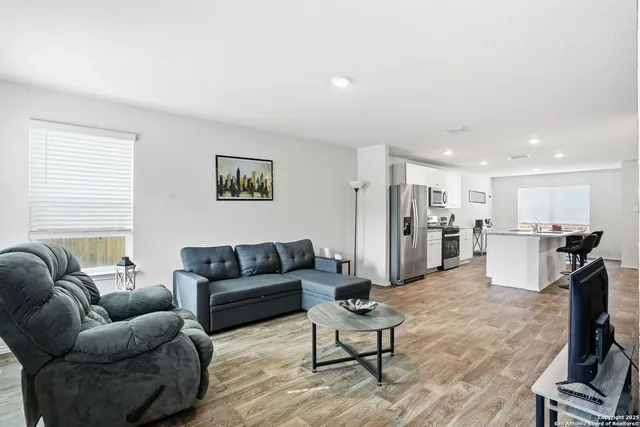 $2,800 | 14214 Navidad Pike, San Antonio, TX 78253