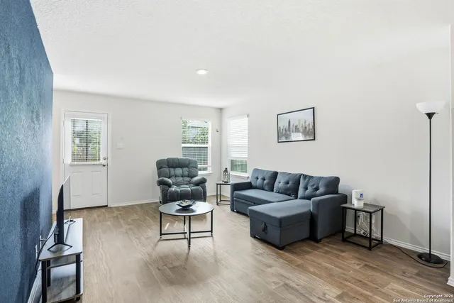 $2,800 | 14214 Navidad Pike, San Antonio, TX 78253