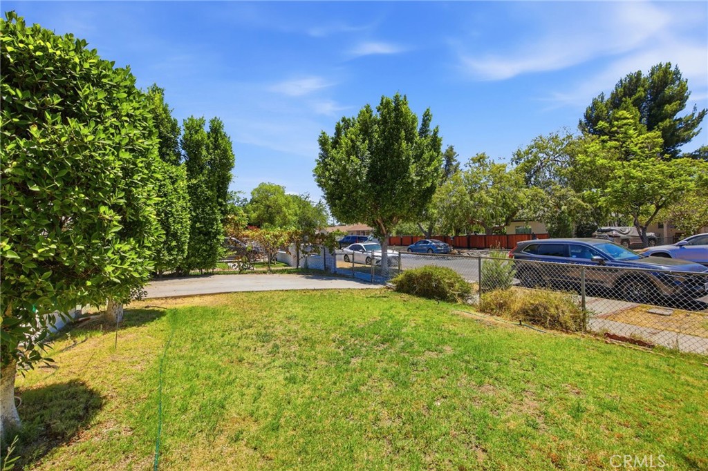 9652 Rincon Avenue Pacoima, CA 91331 - Photo 5 of 40