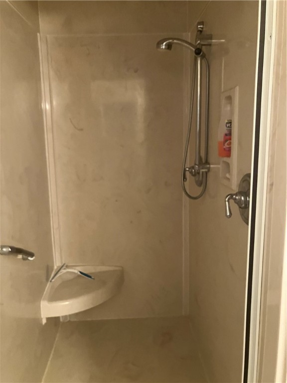 7 Hyde Avenue Jekyll Island, GA 31527 - Photo 16 of 21 Shower stall