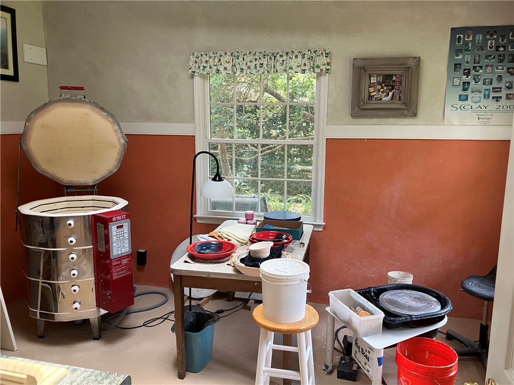 7 Hyde Avenue Jekyll Island, GA 31527 - Photo 18 of 21 Pottery room/Hobby room
