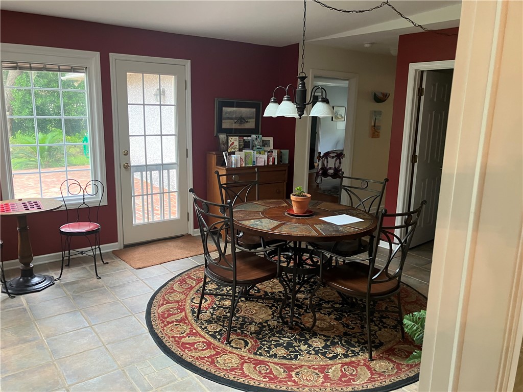 7 Hyde Avenue Jekyll Island, GA 31527 - Photo 5 of 21 Dinette