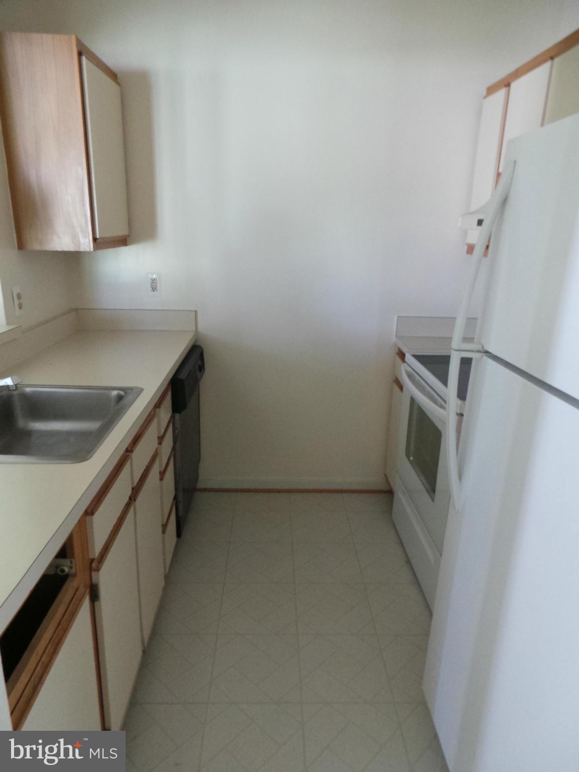 600 Resty Lane, Unit 301 Odenton, MD 21113 - Photo 7 of 12 Kitchen