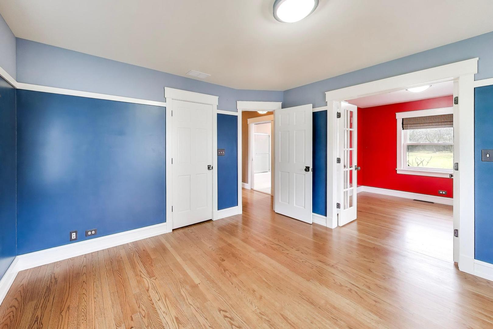 7 Alton Road Prospect Heights, IL 60070 - Photo 22 of 44 a view of empty room with wooden floor