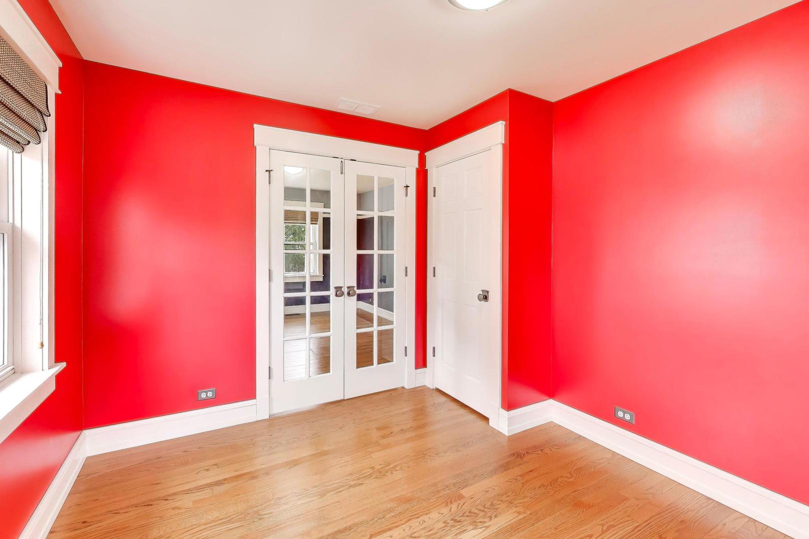 7 Alton Road Prospect Heights, IL 60070 - Photo 24 of 44 a view of a bedroom with a big room