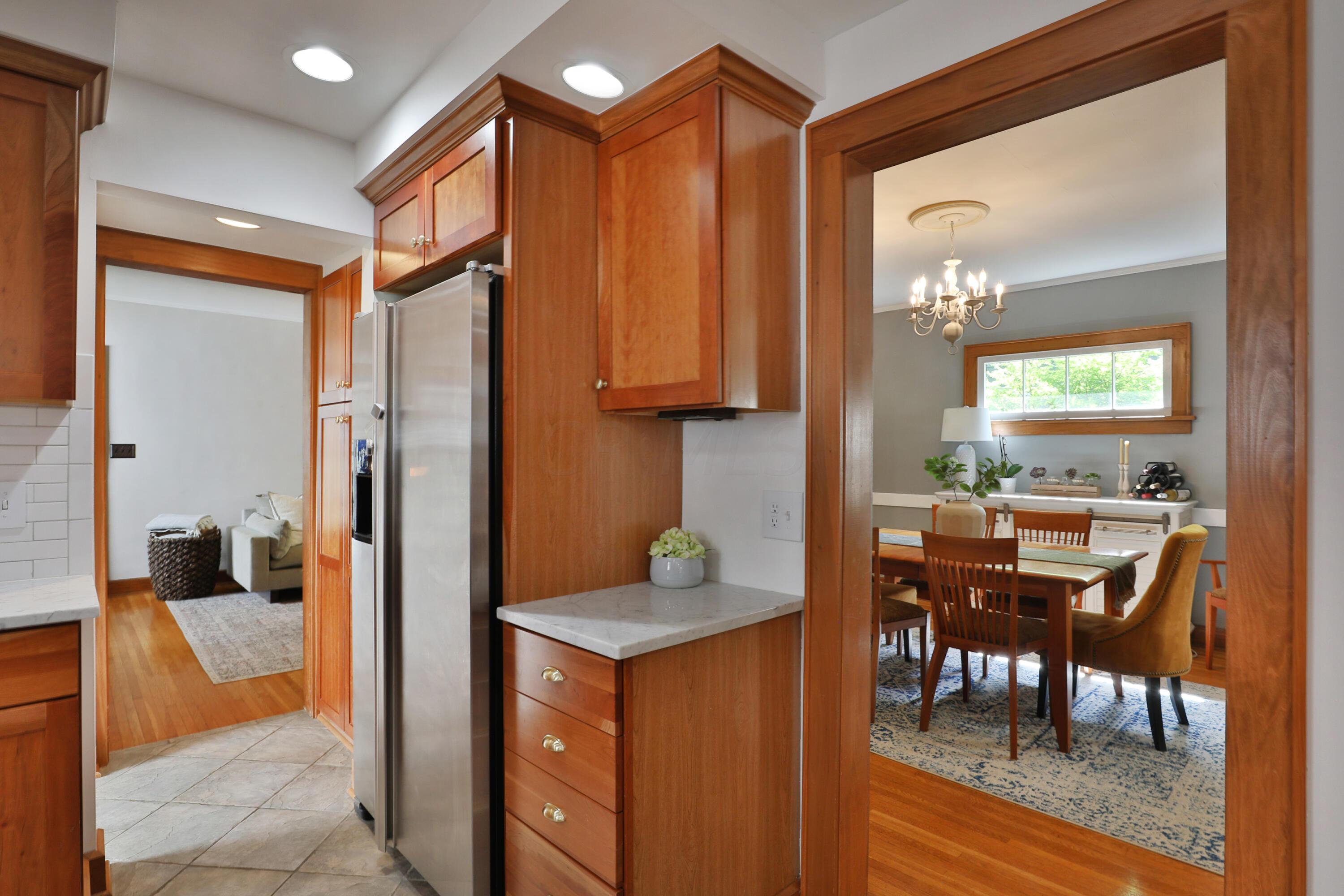 184 Winthrop Road Columbus, OH 43214 - Photo 25 of 43 Eat-in kitchen