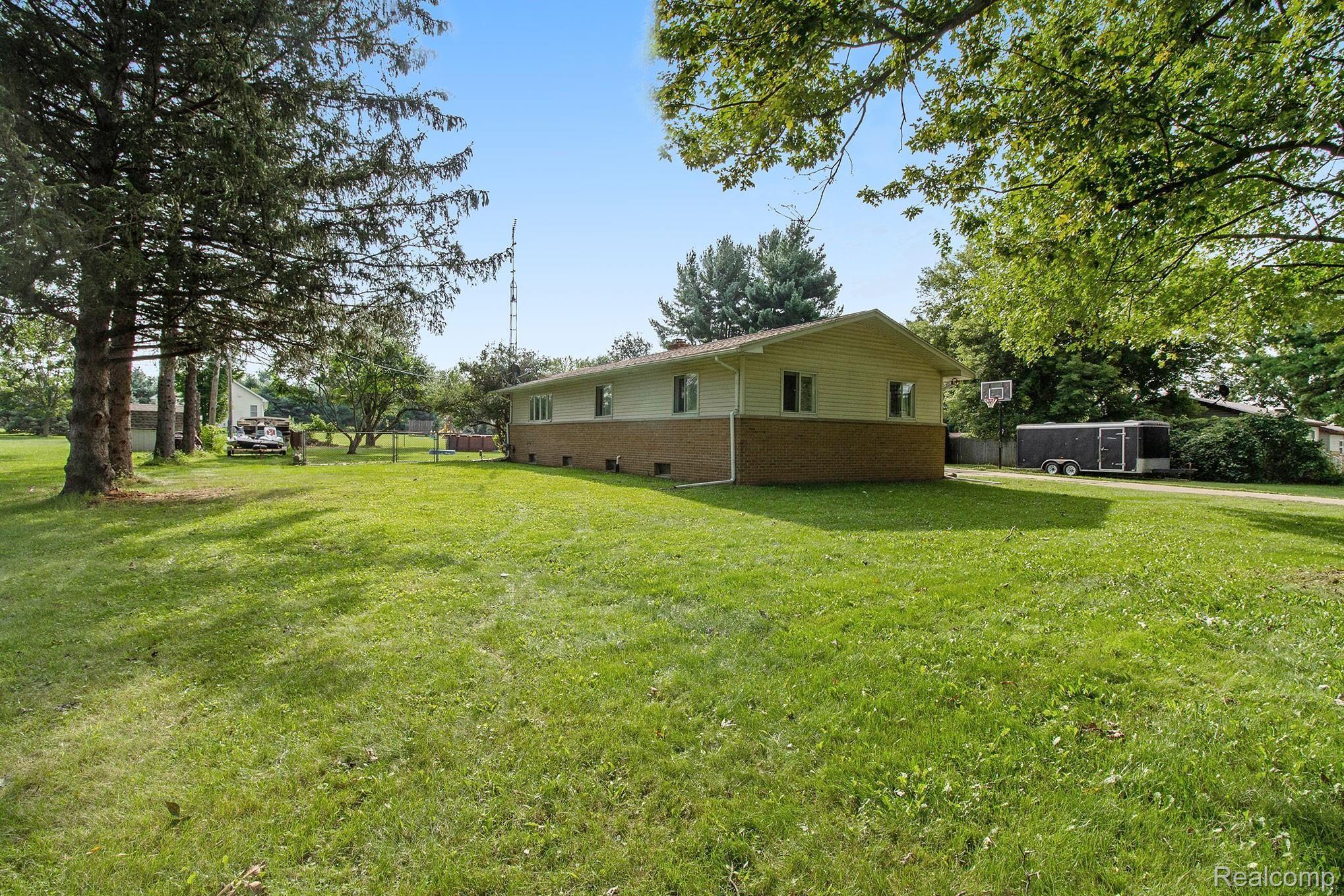 262 Fowlerville Road Fowlerville, MI 48836 - Photo 19 of 19 09 - Backyard 4.jpg