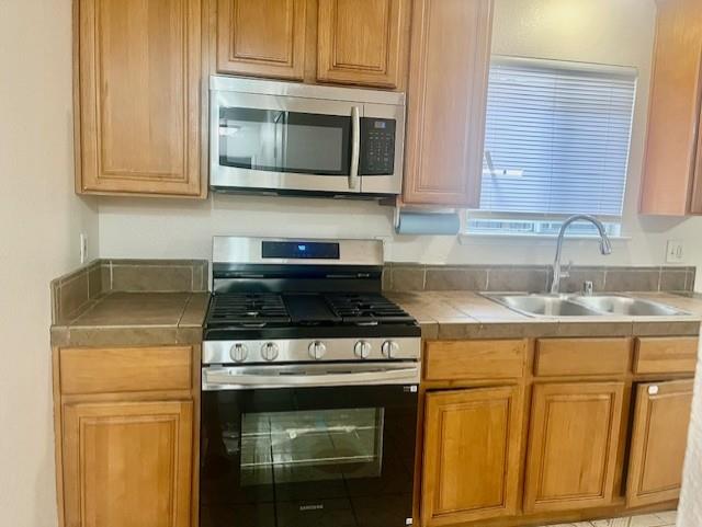 213 Rendon Avenue Stockton, CA 95205 - Photo 11 of 28