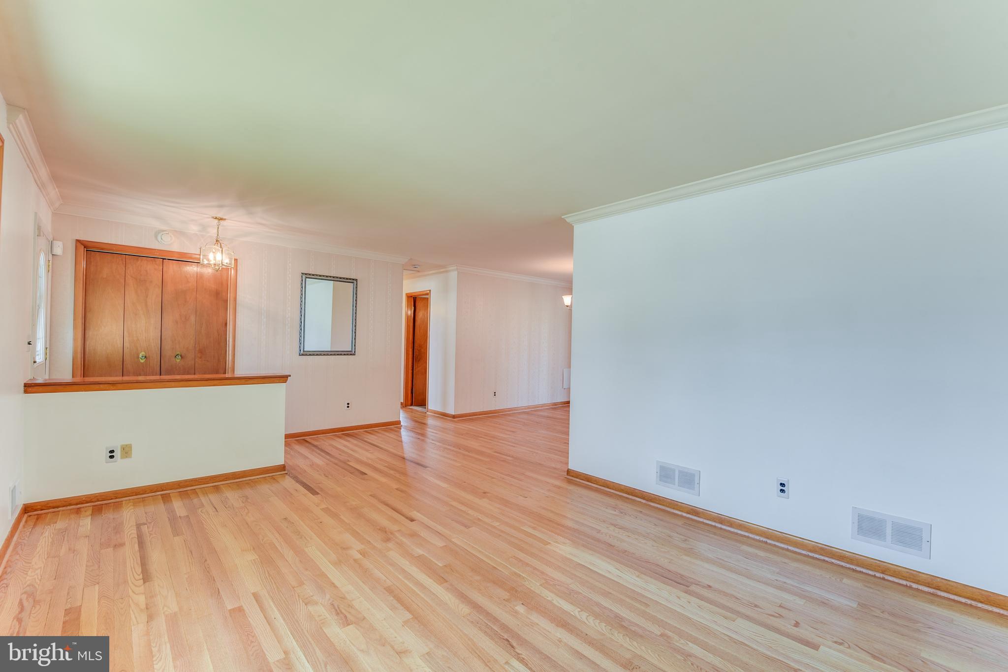 1528 Neighbors Avenue Rosedale, MD 21237 - Photo 7 of 39 Family Room