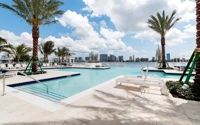 $1,499,000 | 17111 Biscayne Boulevard, Unit 1902, North Miami Beach, FL 33160