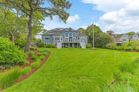 $6,450,000 | 8 Bowsprit Point, Mashpee, MA 02649