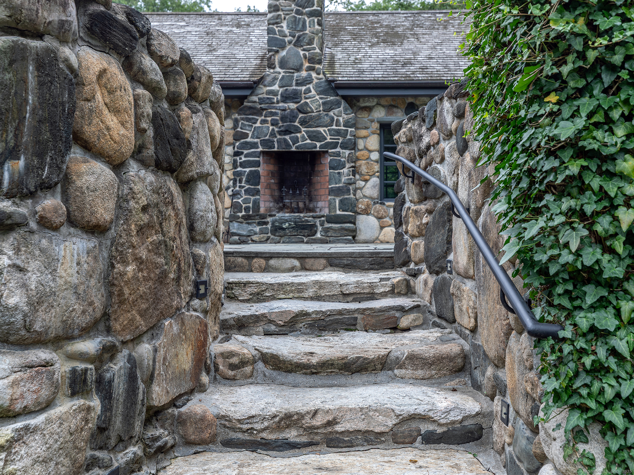 337 Romford Road Washington, CT 06777 - Photo 6 of 38 a view of entryway