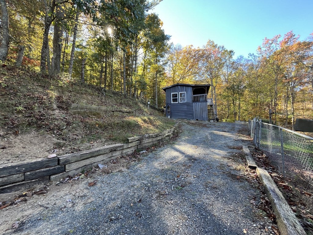 1451 Birchtree Road Hillsville, VA 24343 - Photo 10 of 33 Gallery Image 10