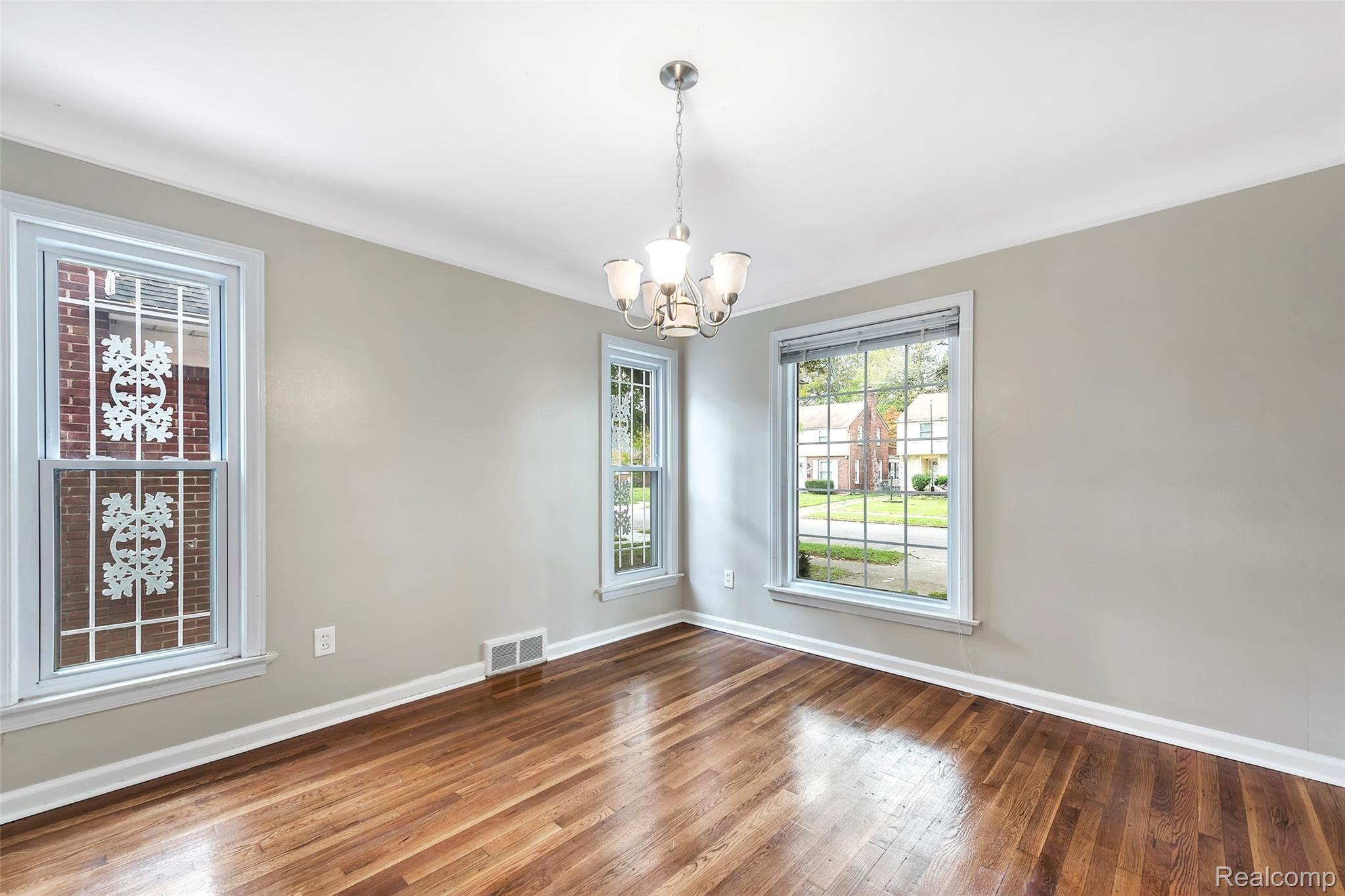 17390 Huntington Road Detroit, MI 48219 - Photo 10 of 19 17390-Huntington-Rd-Detroit-MI-48219-windowstill-16.jpg
