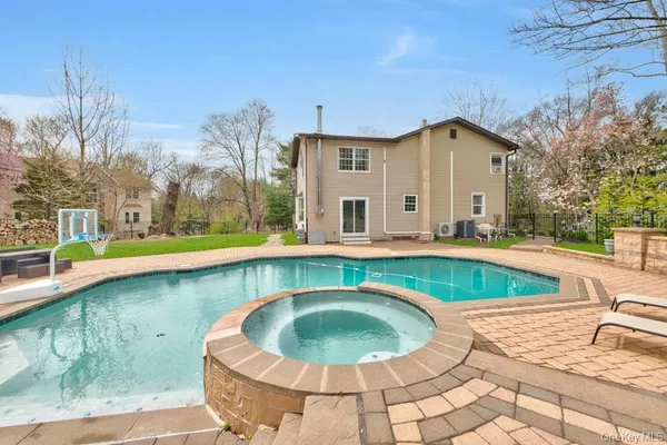 $1,899,950 | 75 North Airmont Road, Suffern, NY 10901