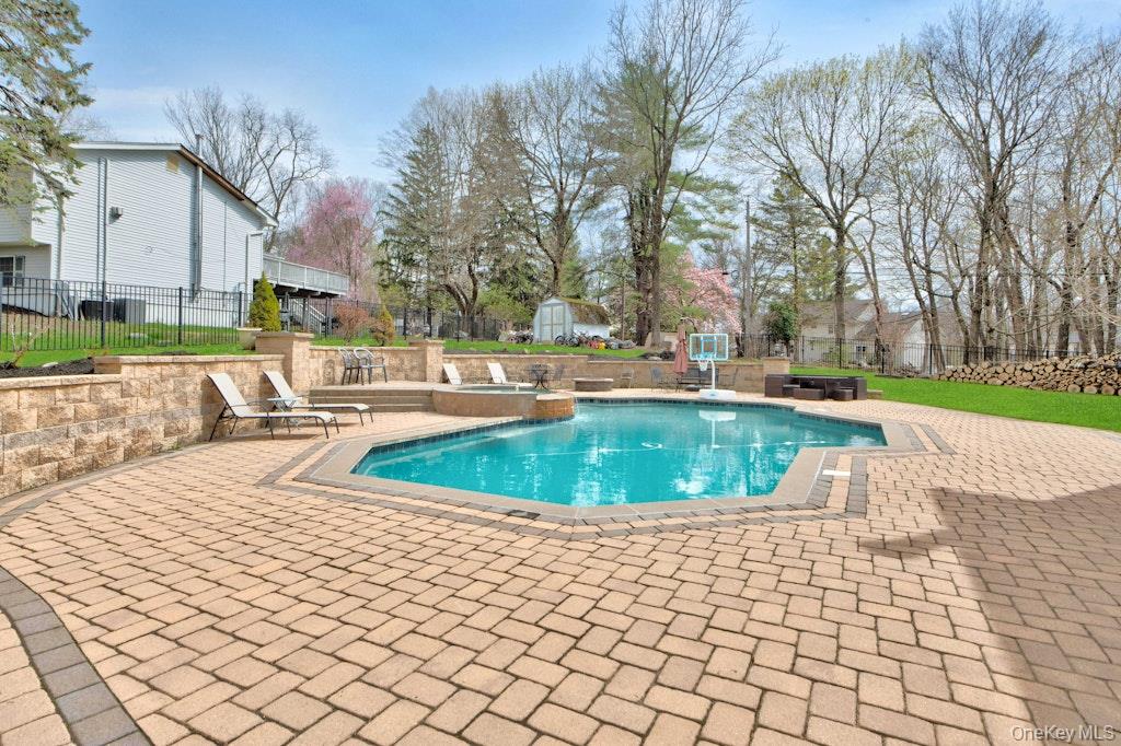 75 North Airmont Road Suffern, NY 10901 - Photo 2 of 41