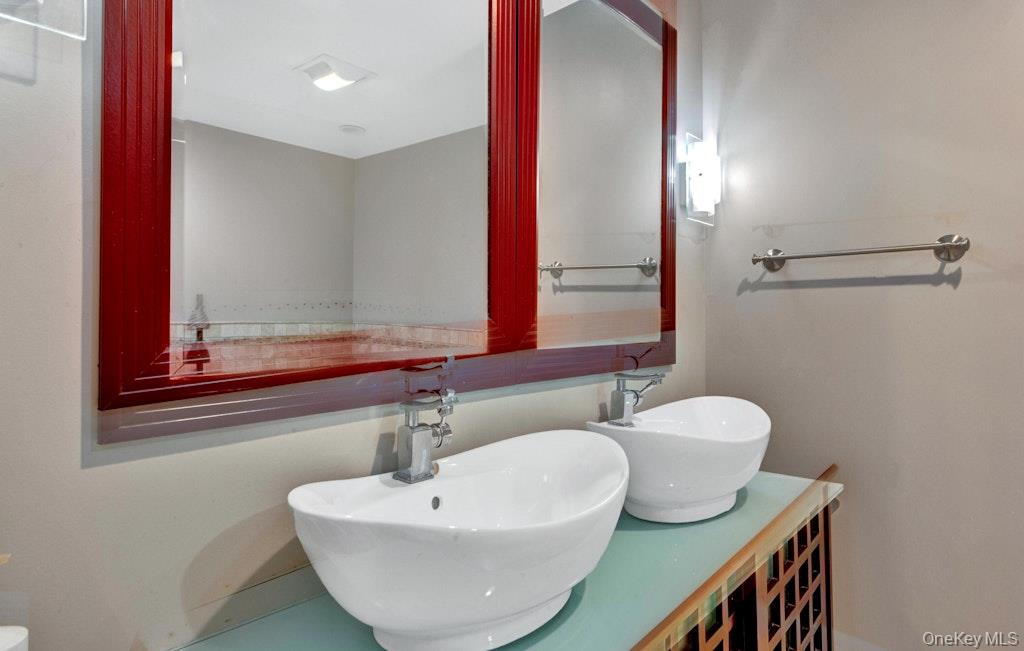 75 North Airmont Road Suffern, NY 10901 - Photo 30 of 41