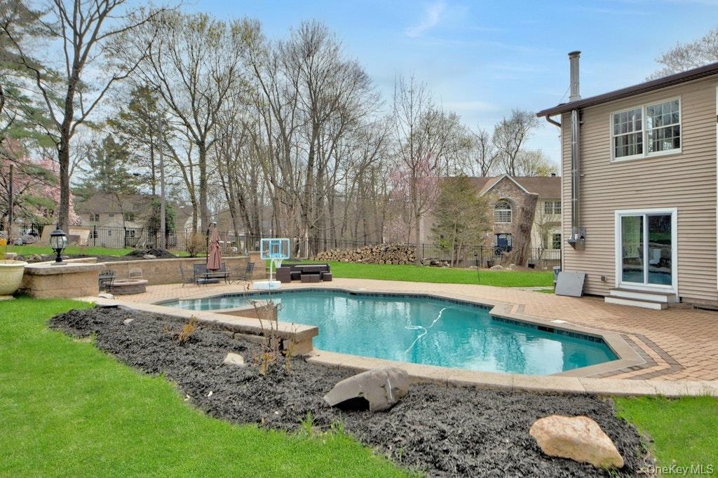 75 North Airmont Road Suffern, NY 10901 - Photo 3 of 41