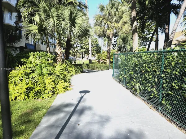 $2,295 | 4550 Northwest 9th Street, Unit 801E, Miami, FL 33126