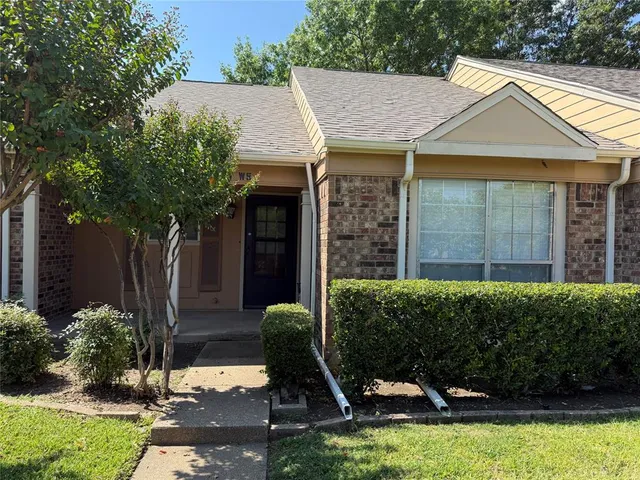 $220,000 | 2500 East Park Boulevard, Unit W5, Plano, TX 75074