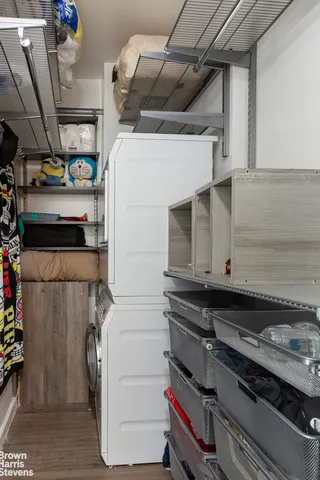 $700,000 | 61 West 62nd Street, Unit 8H | Upper West Side