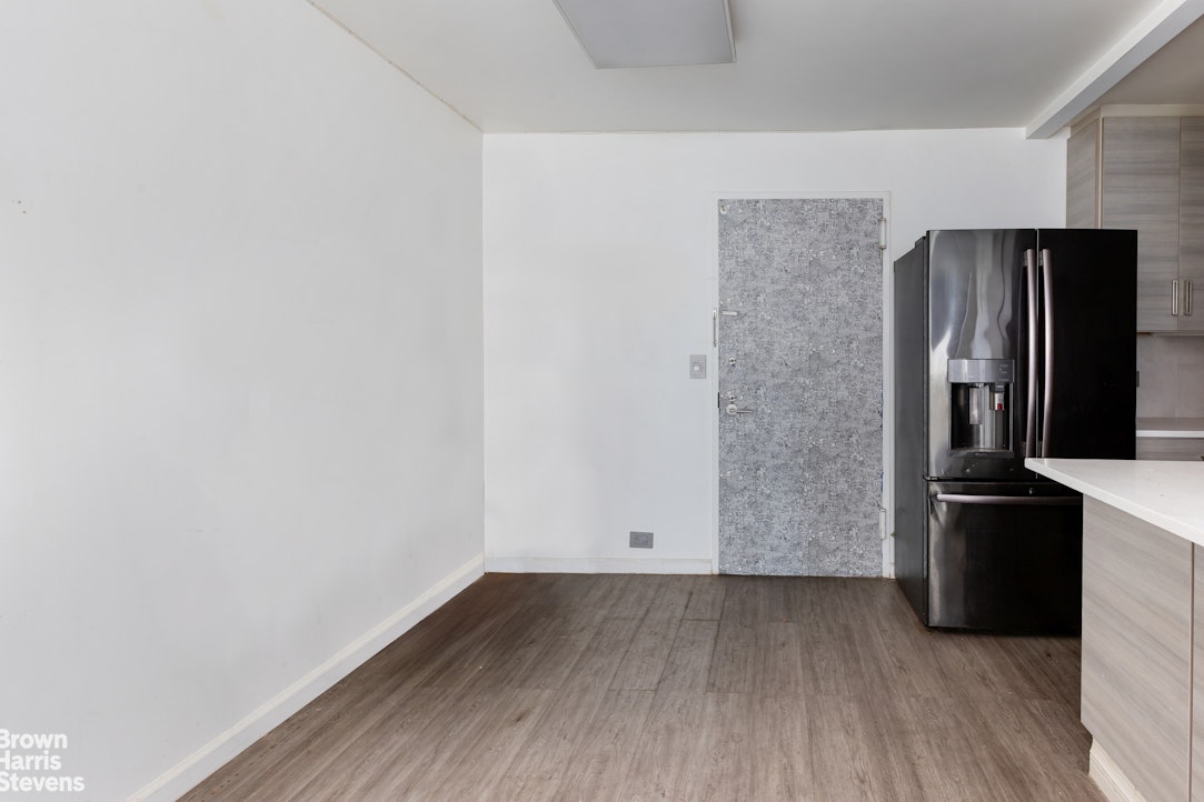 61 West 62nd Street, Unit 8H Manhattan, NY 10023 - Photo 7 of 9