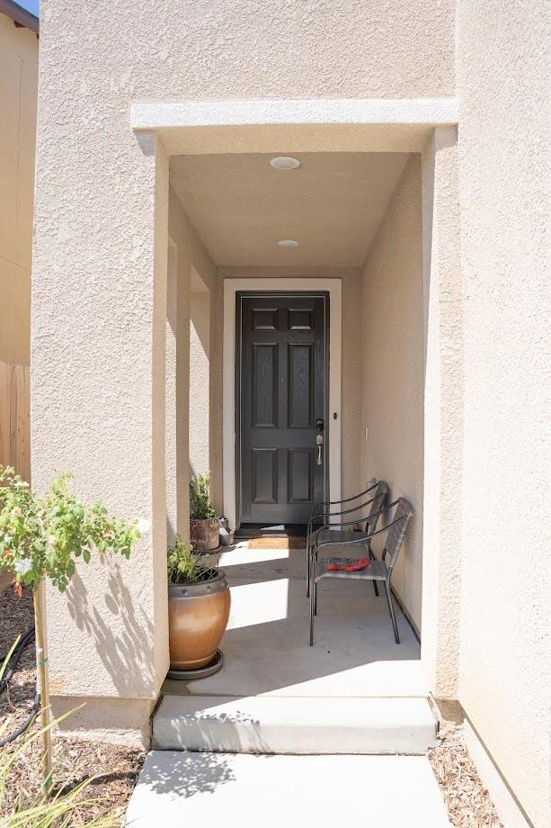 6294 East Riesling Drive Fresno, CA 93727 - Photo 3 of 9
