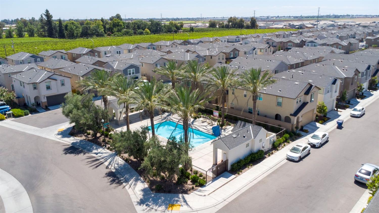 6294 East Riesling Drive Fresno, CA 93727 - Photo 8 of 9