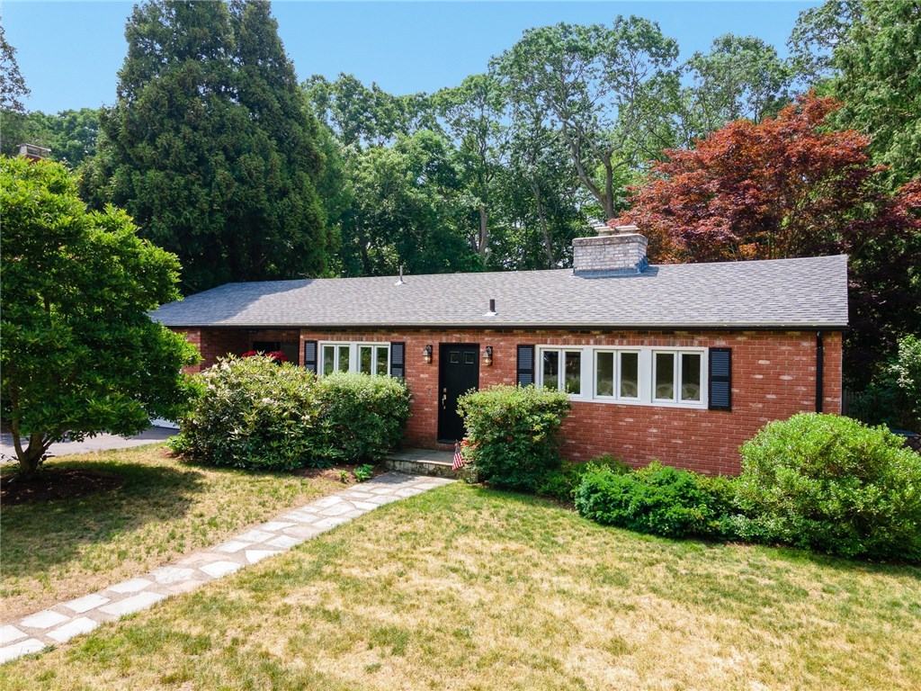 122 Overhill Road Warwick, RI 02818 - Photo 1 of 36 Gallery Image 1