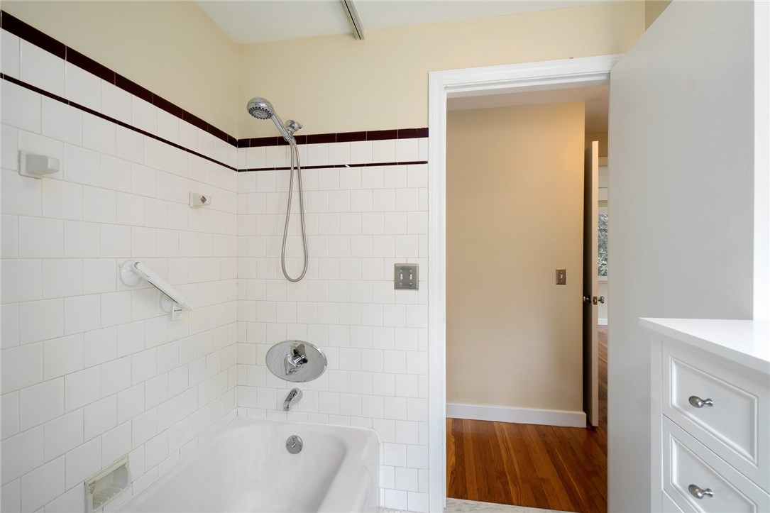 122 Overhill Road Warwick, RI 02818 - Photo 27 of 36 Gallery Image 27