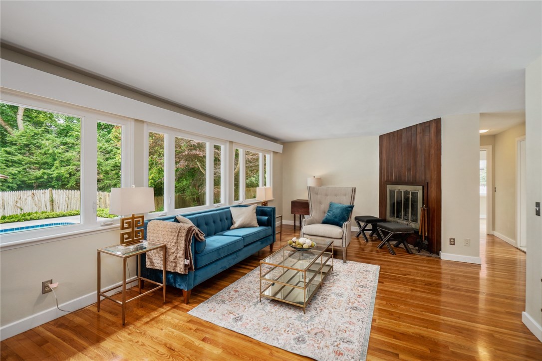 122 Overhill Road Warwick, RI 02818 - Photo 8 of 36 Gallery Image 8