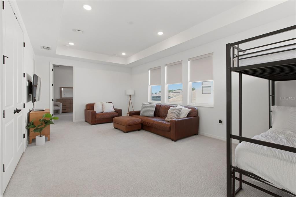 19912 Bridgetown Loop Venice, FL 34293 - Photo 32 of 49 a living room with furniture and a window