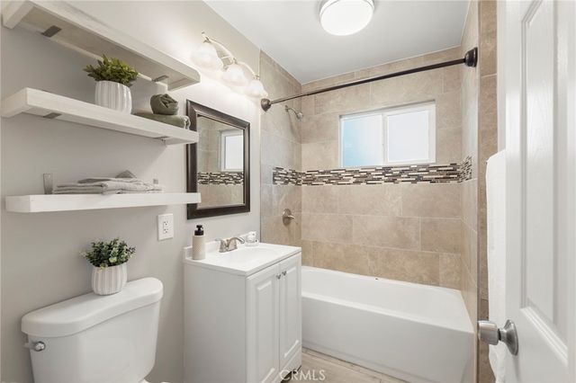 $948,800 | 6472 Rainbow Heights Road, Rainbow, CA 92028